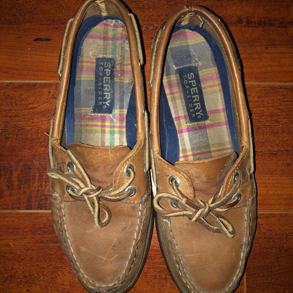 Women’s Sperry shoes- brown